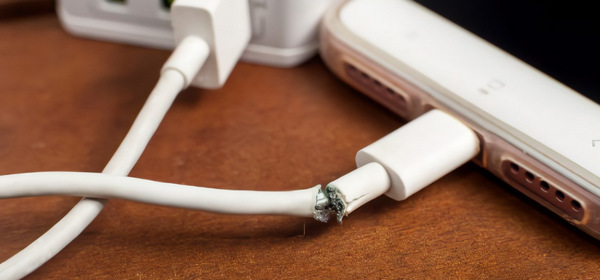 Accessoires de charge défectueux pour iPhone