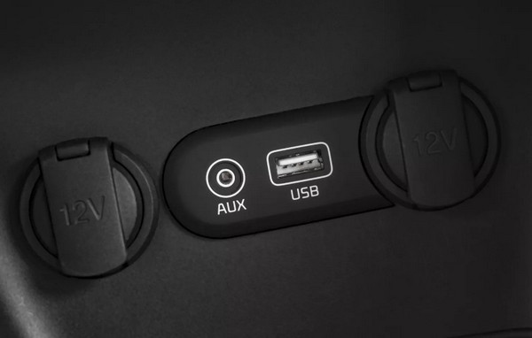 شحن ايفون بمنفذ USB بدون شاحن
